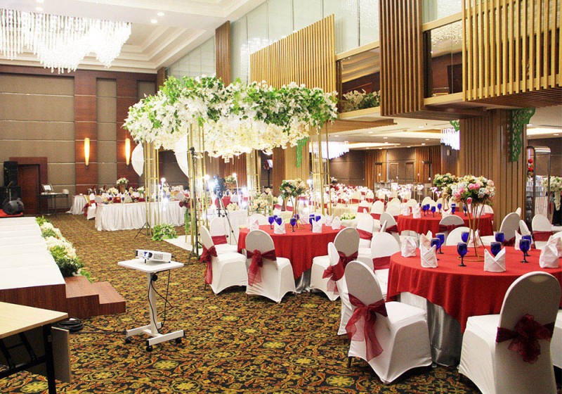 Comfort, dining, events & tranquility combine for the perfect escape.